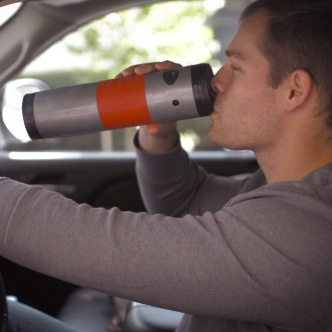 どこでもドリップコーヒーを。 タンブラー型コーヒーメーカー「MoJoe」