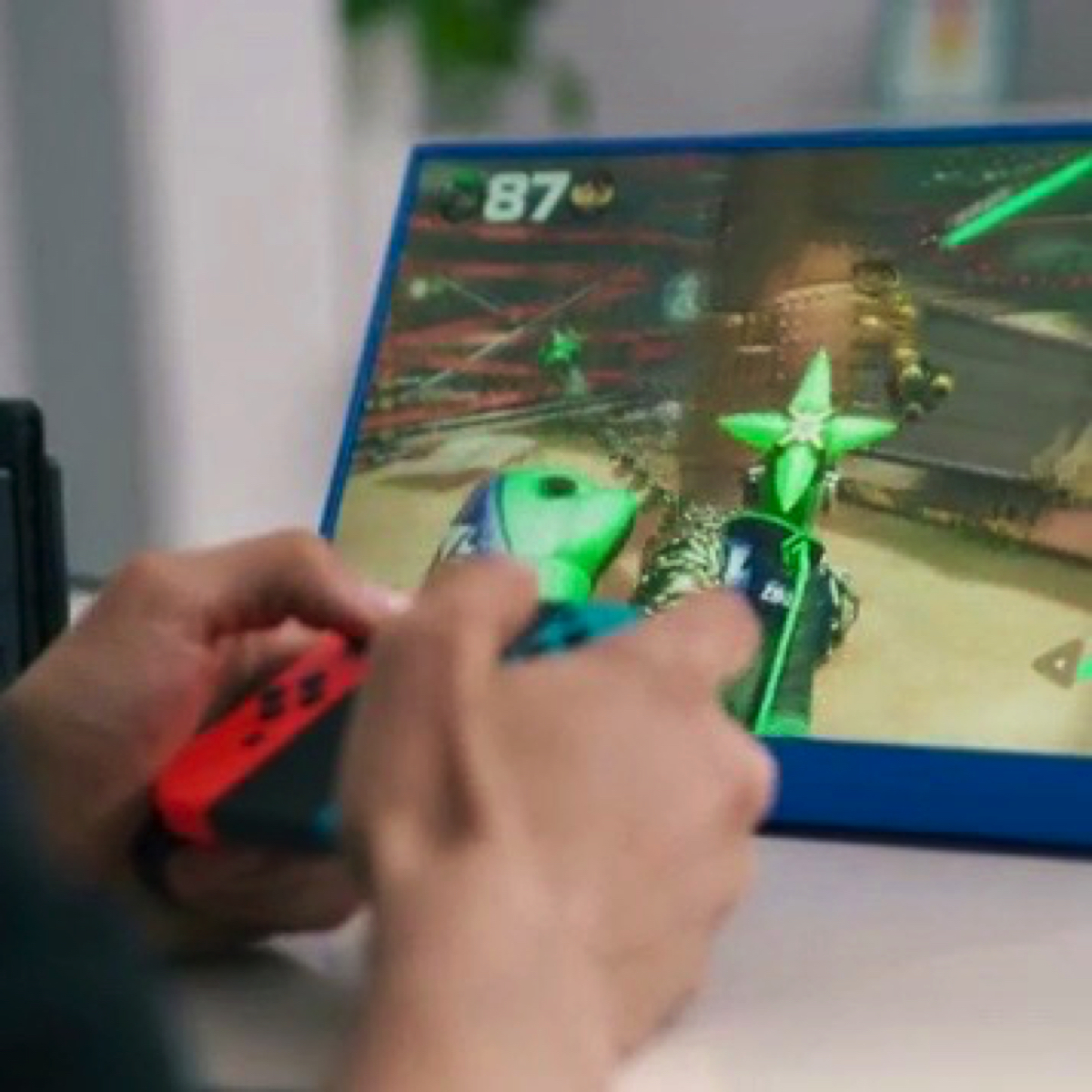 Nintendo Switchがどこでもできる。15.6インチのポータブル4Kモニター「Gemini」