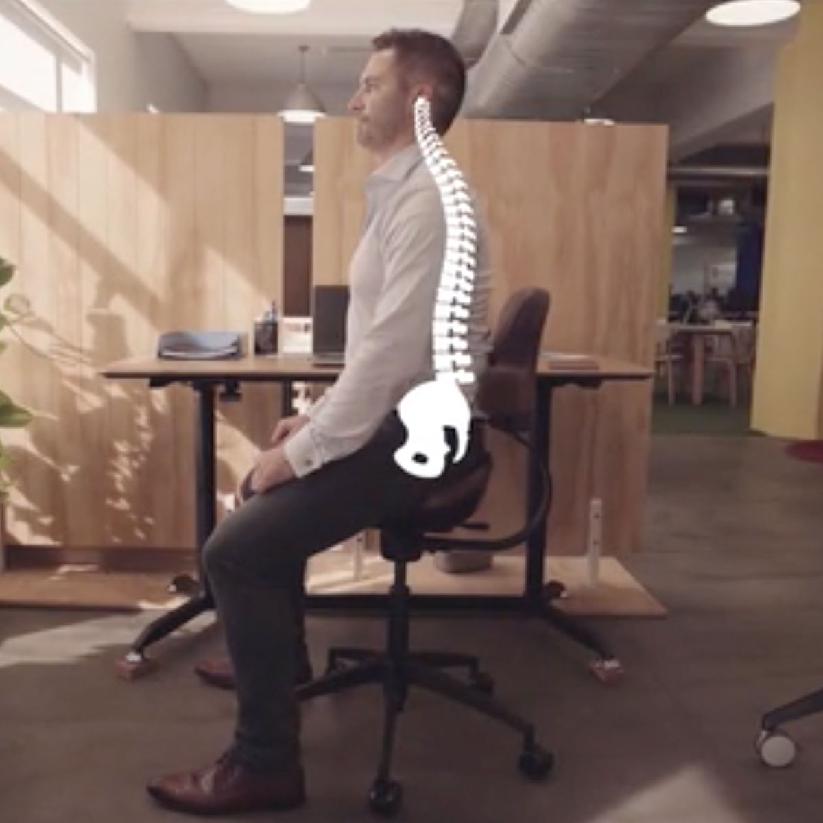 乗馬をヒントにデザインされたオシャレチェア「Workhorse Saddle Chairs」