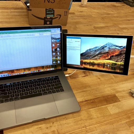 ノマドワーカー必見！ ノートPCに貼るデュアルディスプレイ「DUO」