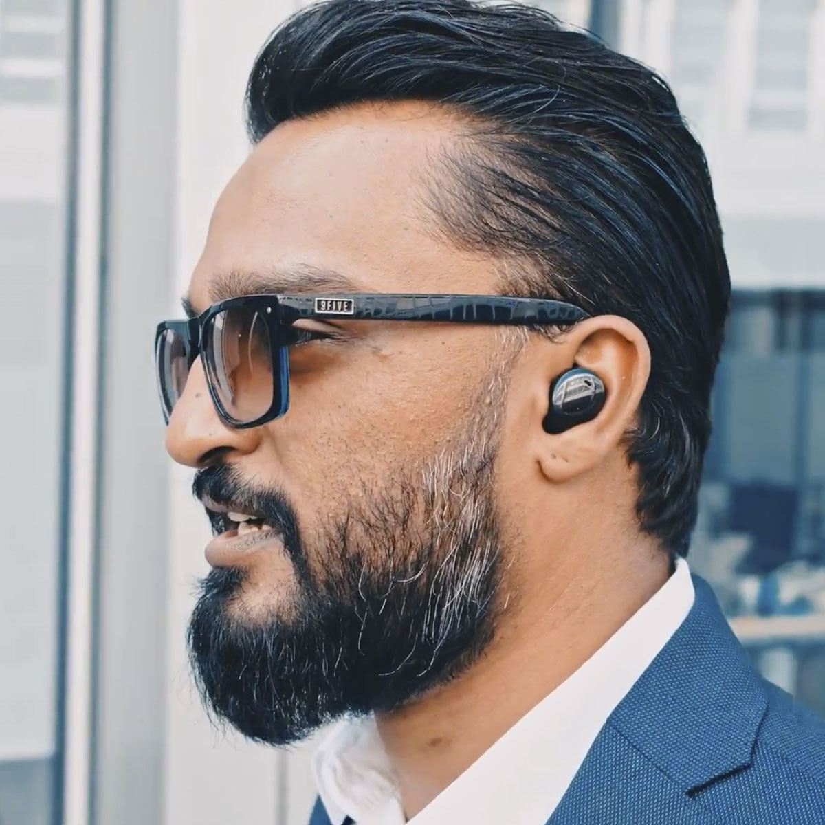 独自OSやリアルタイム翻訳まで搭載した次世代ワイヤレスイヤホン「The Dash Pro」