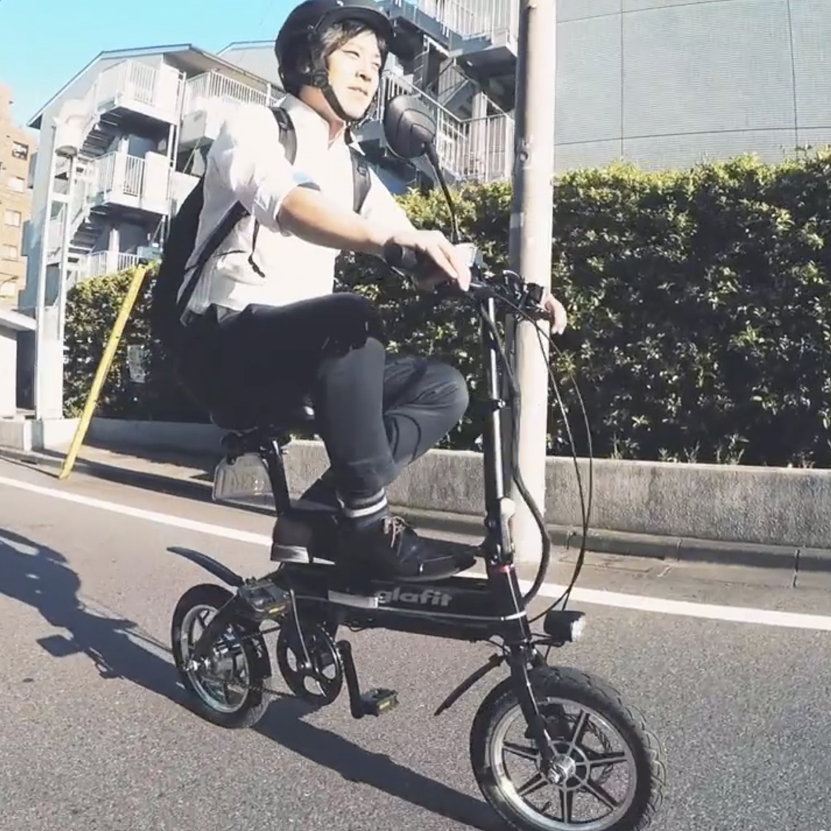 1台で3つの走行モードが楽しめる次世代ハイブリッドバイクglafit「GFR-01」