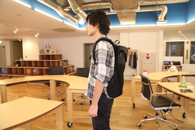 何時間背負っても疲れない⁈収納力抜群のリュック「JOEY」