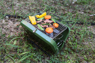 カバンのように持ち運べる小型グリル『PortableGrill S』