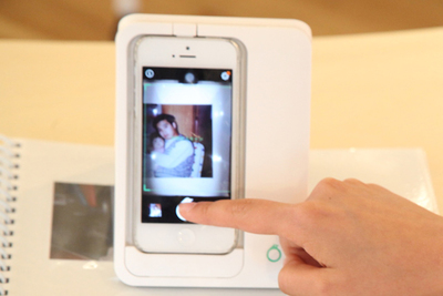 アルバム写真をデジタル化　iPhoneスキャナー『Omoidori（オモイドリ）』