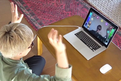 手に触れずに演奏できる？未来の楽器「KAGURA」