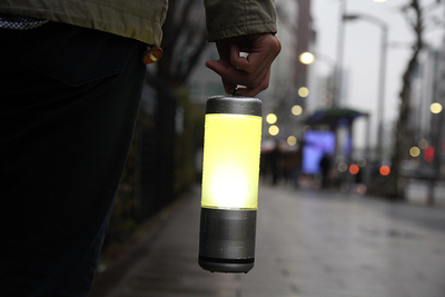 １台でアウトドアに必要な５機能！「ランタン・スピーカー・ボトル」