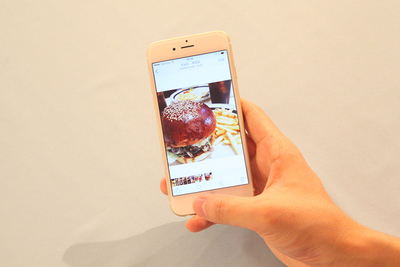 保護シートでiPhoneに追加機能！「Halo Back SSF」がスゴい