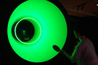 巨大な筒で360°卓球!?渋谷で期間限定の「低音卓球」が開催