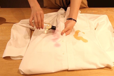 シャツに醤油や赤ワインが！１分でできるランドレスのシミ抜き！