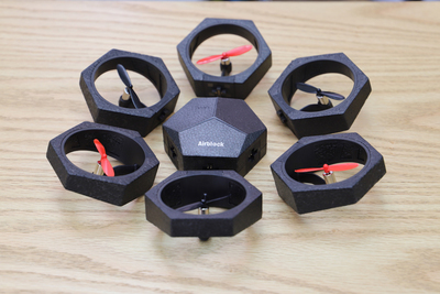 バラバラになっても大丈夫！変形可能な知育ドローン『Airblock（エアブロック）』