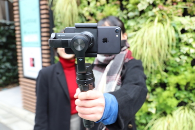 iPhoneで簡単に映画のようななめらかな動画が撮れちゃう！「OSMO MOBILE（オズモモバイル）」