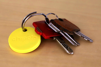 忘れ物防止！スマホのシャッターにもなる『chipolo classic（チポロクラシック）』