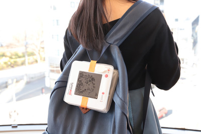 非常時もアウトドアも大活躍！太陽光で光る折りたたみランタン「パックライトマックスUSB」