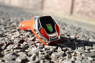 「SoundRacer X」愛車のシガーソケットに挿すだけでエンジン音がスーパーカーに！