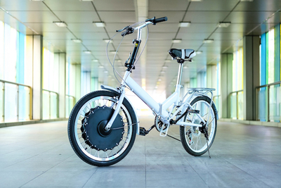 手持ちの自転車が即電動アシスト自転車に変身する『EvoWheel』