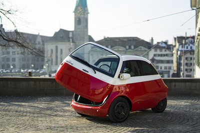 ドアが前についたキュートな小型電気自動車『Microlino』