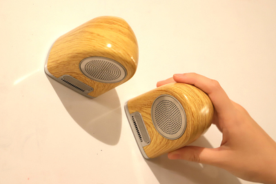 音楽を自由にステレオで再生♪マグネット式完全ワイヤレススピーカー「Tango」