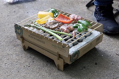 焼いた後はゴミ箱へ！ 使い捨てバーベキューグリル『クラフトグリル』