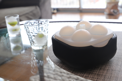 バーのような透明な氷を自宅で作れる『ポーラーアイストレイ２』【暮らしを彩るオススメグッズ】