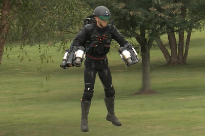 気分はアイアンマン？ジェットエンジンを装着し自在に空を飛ぶ『Daedalus』