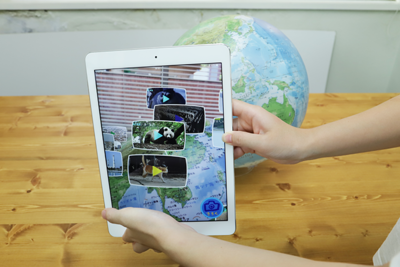 投げても蹴ってもよし！ARで新しい体験ができる地球儀「ほぼ日のアースボール」