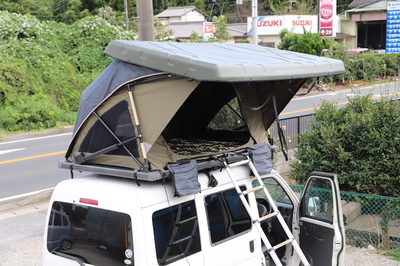 3分で車上にテントが張れる『電動開閉機能付きルーフテント』