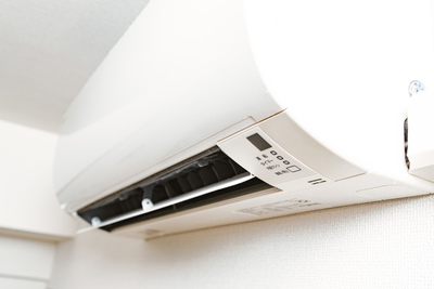 エアコン掃除は自分でできる！？日頃の掃除方法と業者に頼むポイントを徹底解説