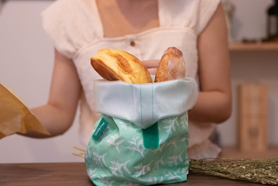 フルーツもラーメンも！？折り畳めて持ち運べる食器『pockeat』