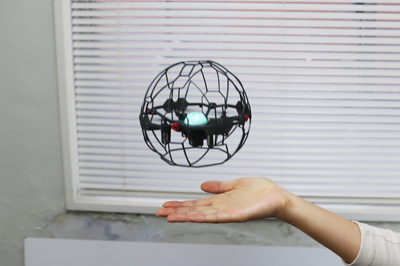 手をかざすだけで操作ができる新感覚浮遊トイ『AeroNova エアロノヴァ』
