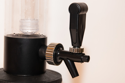 超ビッグサイズの『ビールタワーサーバー』でパーティーを盛り上げろ！