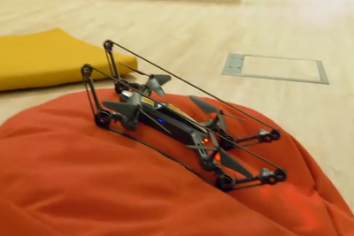 移動できない場所なし！？  キャタピラつきドローン「X-TANKCOPTER」