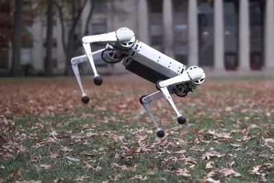 MIT開発のチーターロボットがバク宙を決めまくる！