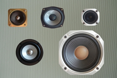 自宅がライブ会場・映画館に変身⁉おすすめのスピーカースタンド８選！