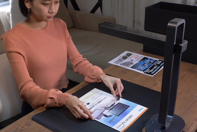 デスクライト兼用・超高速スマートスキャナー『Aura』