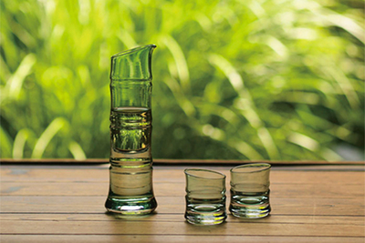 竹のかたちをした酒器「Bamboo / 竹」は夏を感じる美しいフォルム