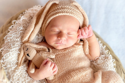 出産祝いで人気の定番アイテムやおしゃれなブランドアイテム20選