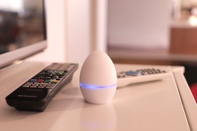 スマホ1つで家電を全て動かせる⁉︎スマートリモコン「エッグ」とは【スマートなキングジム製品を聞いてみた!#4】