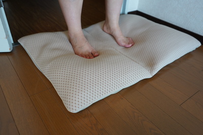 珪藻土なのに柔らかい！お風呂上がりも即乾燥！「柔らか珪藻土マット ふわさら」【暮らしを彩るオススメグッズ】