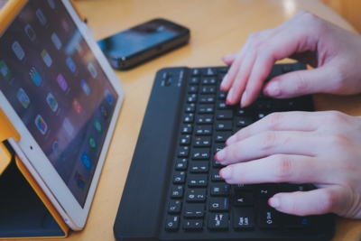 折りたたみ式Bluetoothキーボードの選び方や機能・おすすめを徹底解説