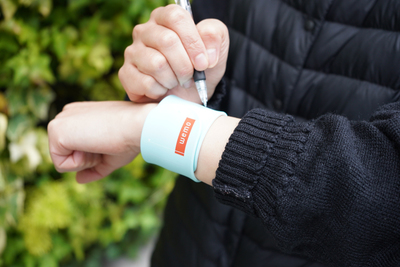 メモは着る時代！？忘れないための「wemo ウェアラブルメモ」【暮らしを彩るオススメグッズ】