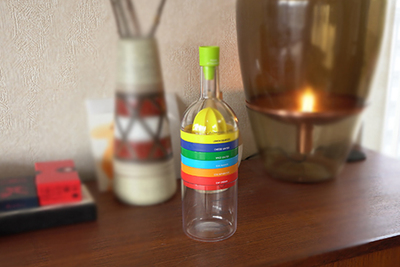 8つの便利な調理器具がカラフルな一本のビンに！「bin 8（ビン エイト）」【暮らしを彩るオススメグッズ】