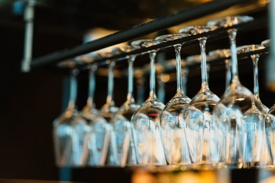 ワイングラスホルダーを使ってみよう！選び方や注意点もあわせて紹介！