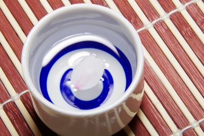 日本酒風呂のメリットとは 基本的なやり方と期待できる効果を紹介