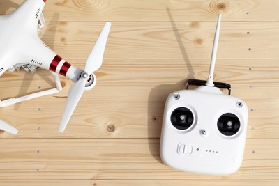 ドローンを飛ばす申請って必要？条件や申請方法、申請場所について