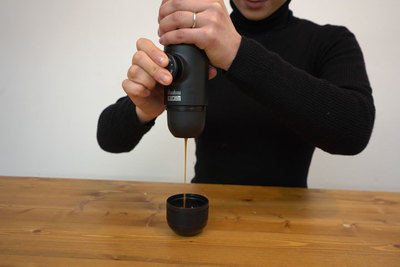 片手サイズのポータブルエスプレッソマシン「ミニプレッソ NS」【暮らしを彩るオススメグッズ】