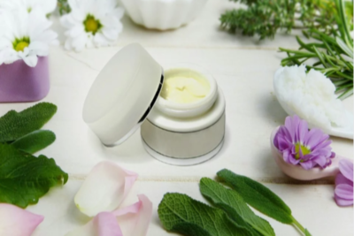 おすすめの薬用美白クリーム5選！背中や腕など全身に使えるタイプも