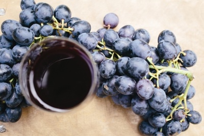 赤ワインの味が引き立つおつまみ12選【選び方や簡単レシピも】