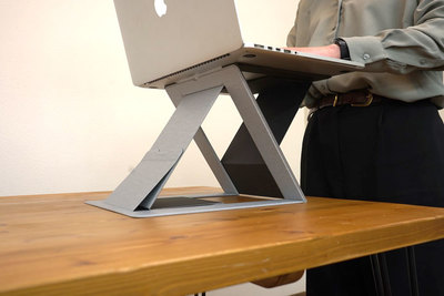 リモートワークに活躍！簡単切替ノートPCスタンド「MOFT Z」【半歩未来のライフスタイル】