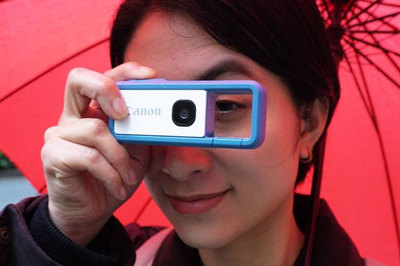 鞄やベルトに引っ掛けて瞬間撮影「INSPIC REC」【半歩未来のライフスタイル】